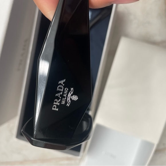 Prada sunglasses - Picture 2 of 7